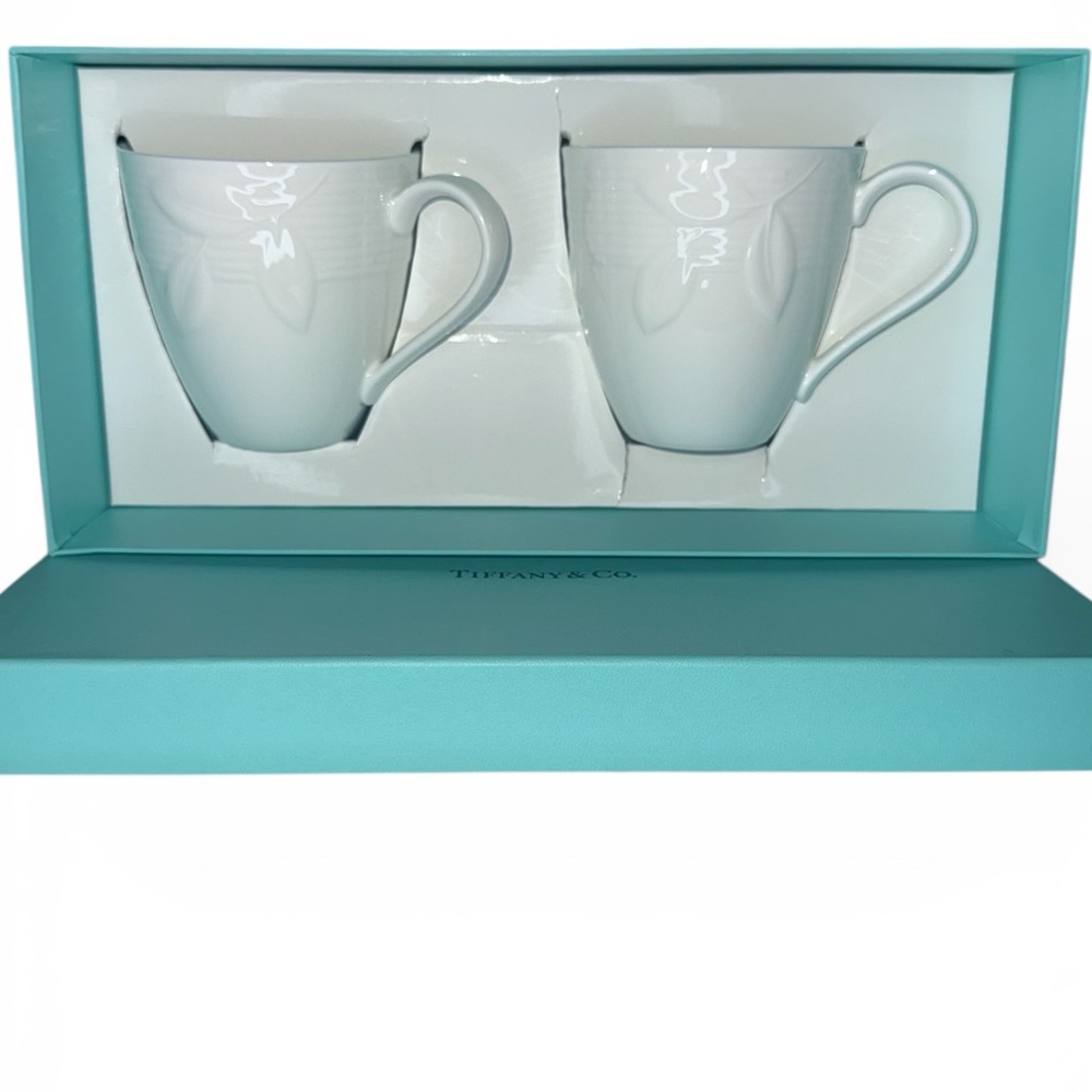 Tiffany & Co. Blue Box with White Mugs - Picture 2 of 4